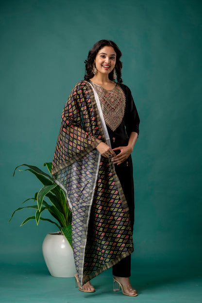 Dori & Sequined Work Kurti with Printed Organza Dupatta & Plain Trouser