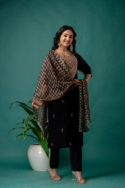 Dori & Sequined Work Kurti with Printed Organza Dupatta & Plain Trouser