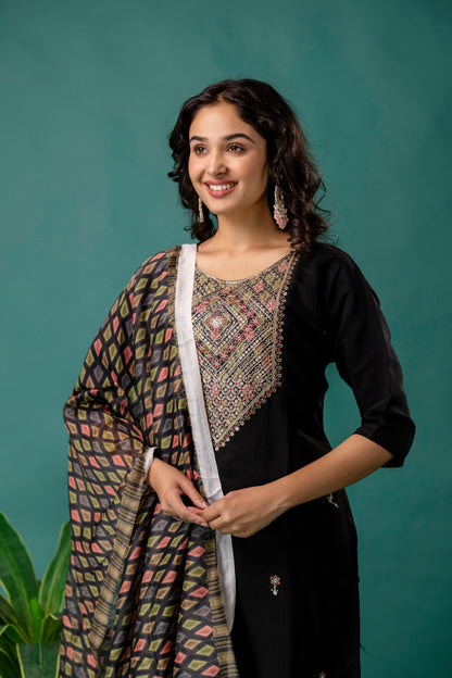 Dori & Sequined Work Kurti with Printed Organza Dupatta & Plain Trouser