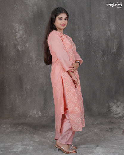 Handcrafted Grace Kurti Set