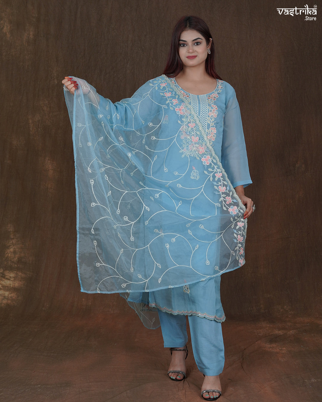 Nazira Threadwork Kurti Set with Embroidered Organza Dupatta