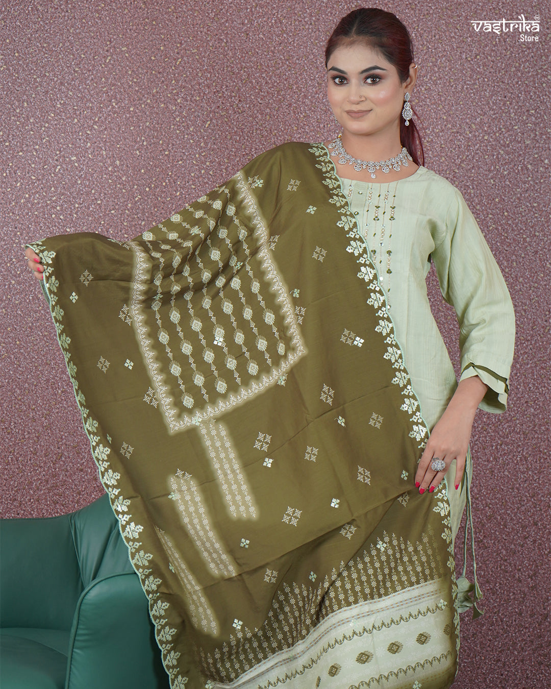 Handcrafted Elegance – Premium Ethnic Kurti Set