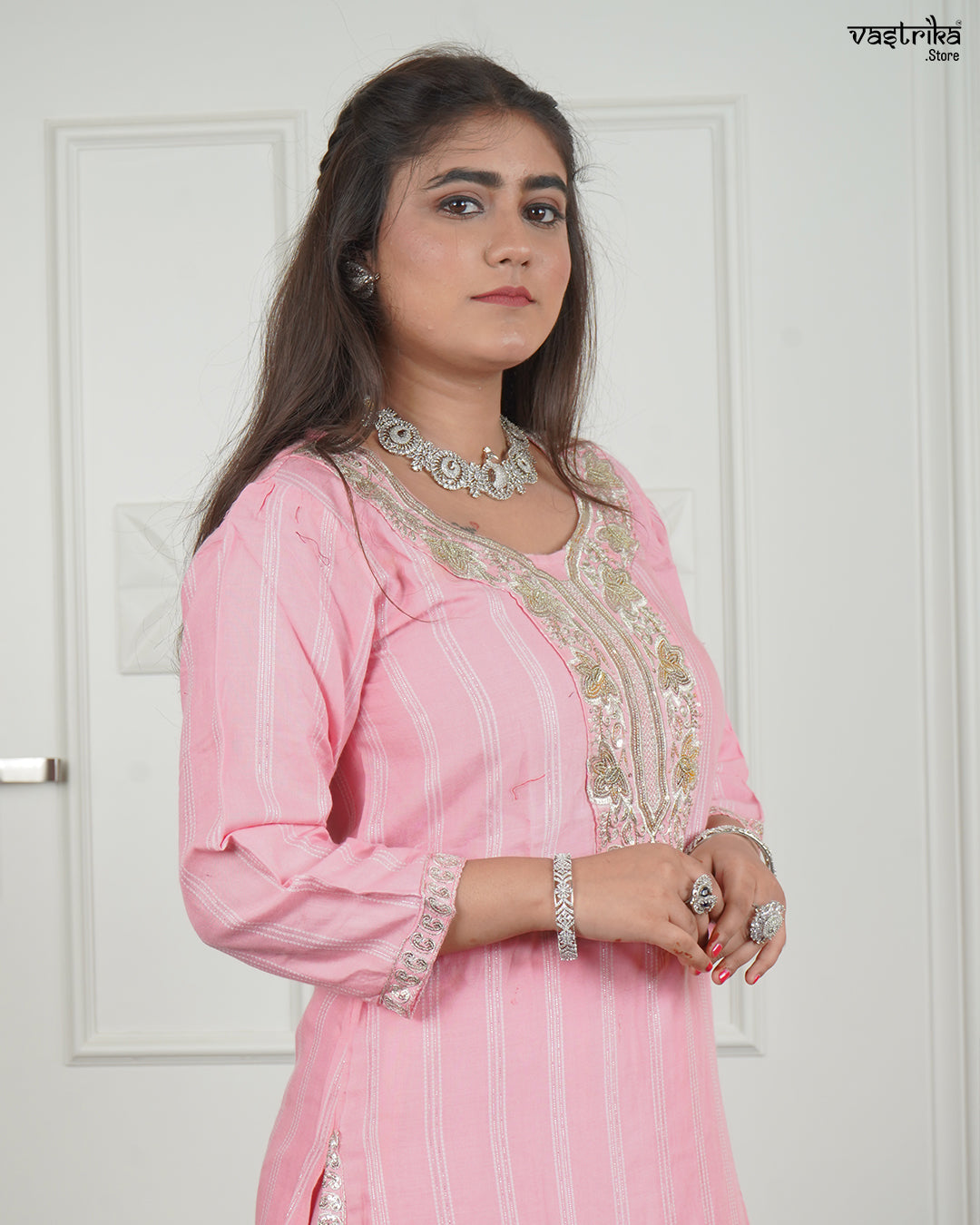 Hand Jari Thread Work Kurti Set with Lace Border Bottom