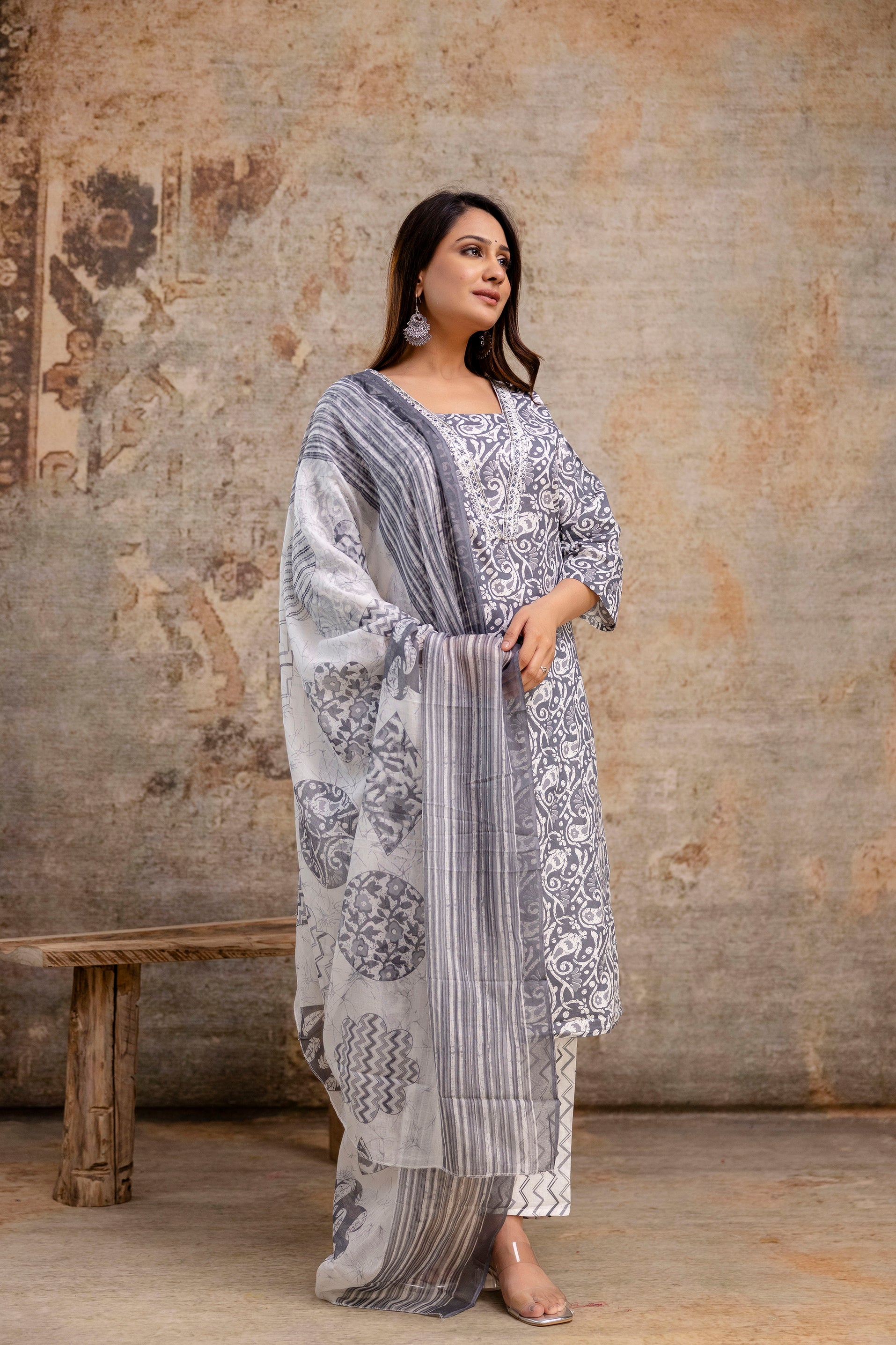 Resham Work V-Gala Kurti with Simple Bottom & Heavy Resham Work Dupatta