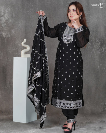 Round Neck Kurti Set with Full Jaal Dupatta & Ponchu Style Trouser