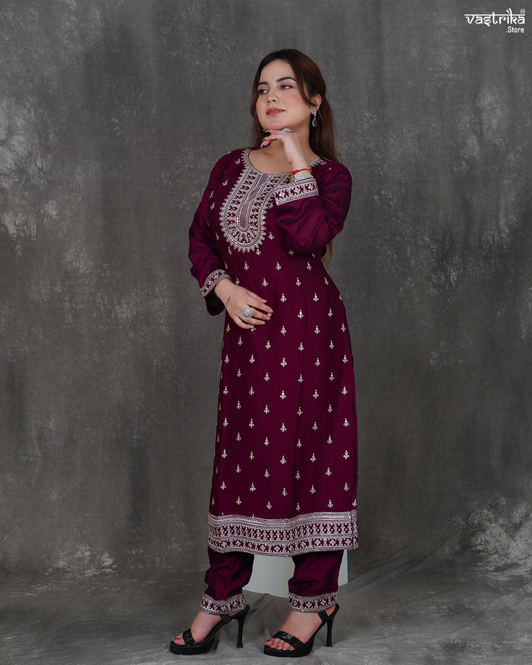 Round Neck Kurti Set with Full Jaal Dupatta & Ponchu Work
