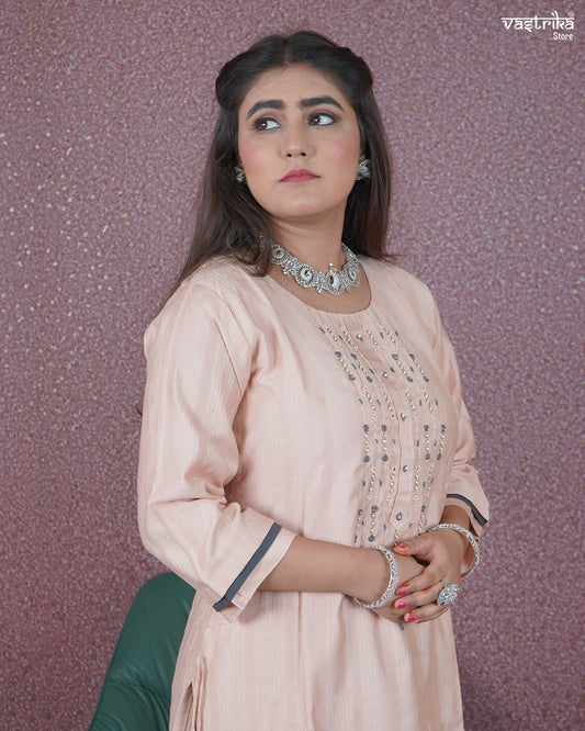 Hand-Embroidered Kurti Set – Elegant & Comfortable