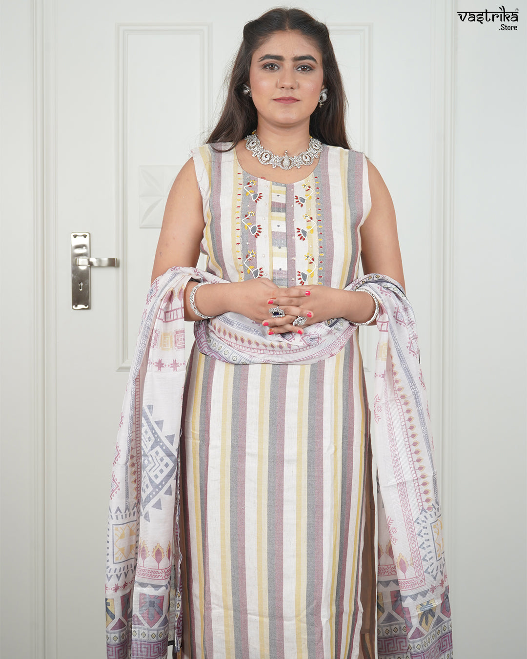 Designer V-Wing Work Kurti Set