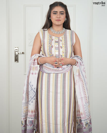 Designer V-Wing Work Kurti Set