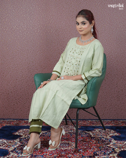 Handcrafted Elegance – Premium Ethnic Kurti Set