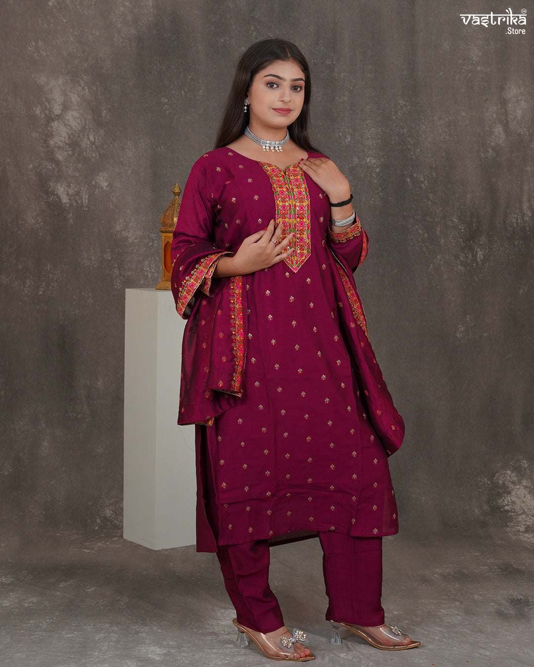 Booti Threadwork Kurti Set