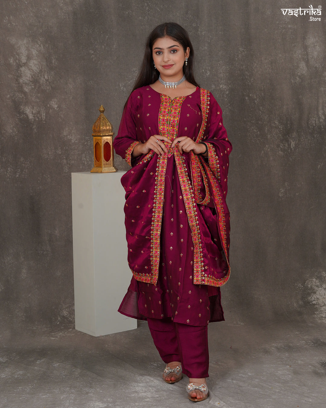 Booti Threadwork Kurti Set