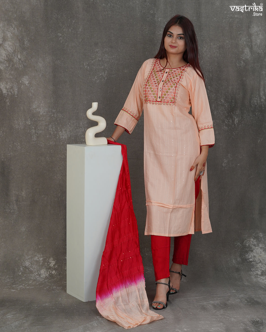 Thread Elegance Kurti Set