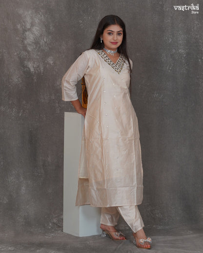 Aari Elegance Kurti Set