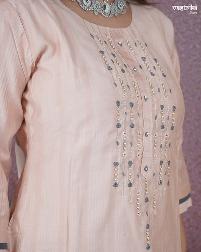 Hand-Embroidered Kurti Set – Elegant & Comfortable