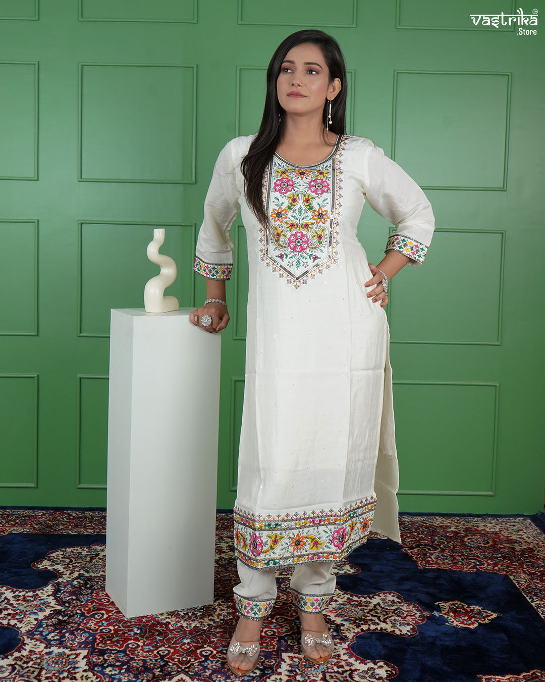 Elegant Jaipuri Kurti Set ✨ Kurti: Round neck with delicate thread embroidery