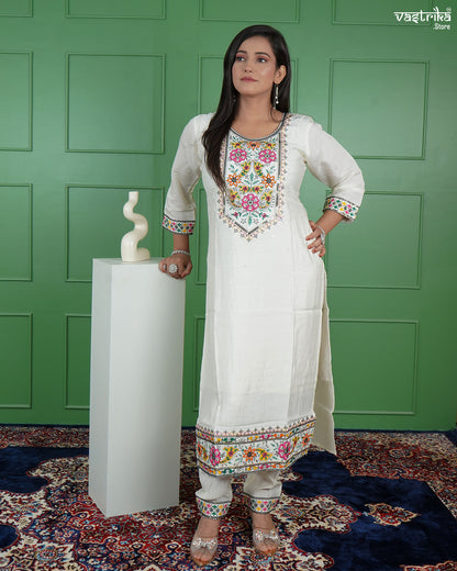 Elegant Jaipuri Kurti Set ✨ Kurti: Round neck with delicate thread embroidery