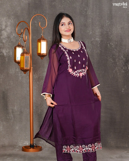 Jimmi Chuu Kurti Set with Resham & Thread Work