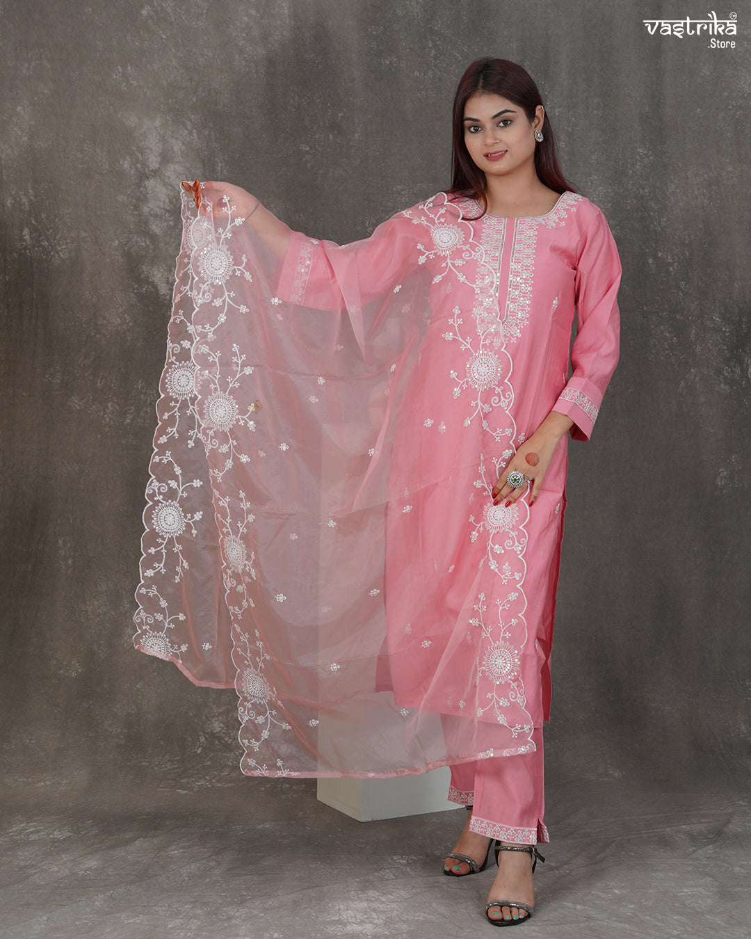 Zohra Threadwork Kurti Set with Organza Dupatta