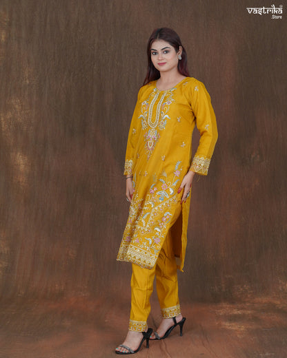 Zariya Handworked Jari Kurti Set with Lace Dupatta