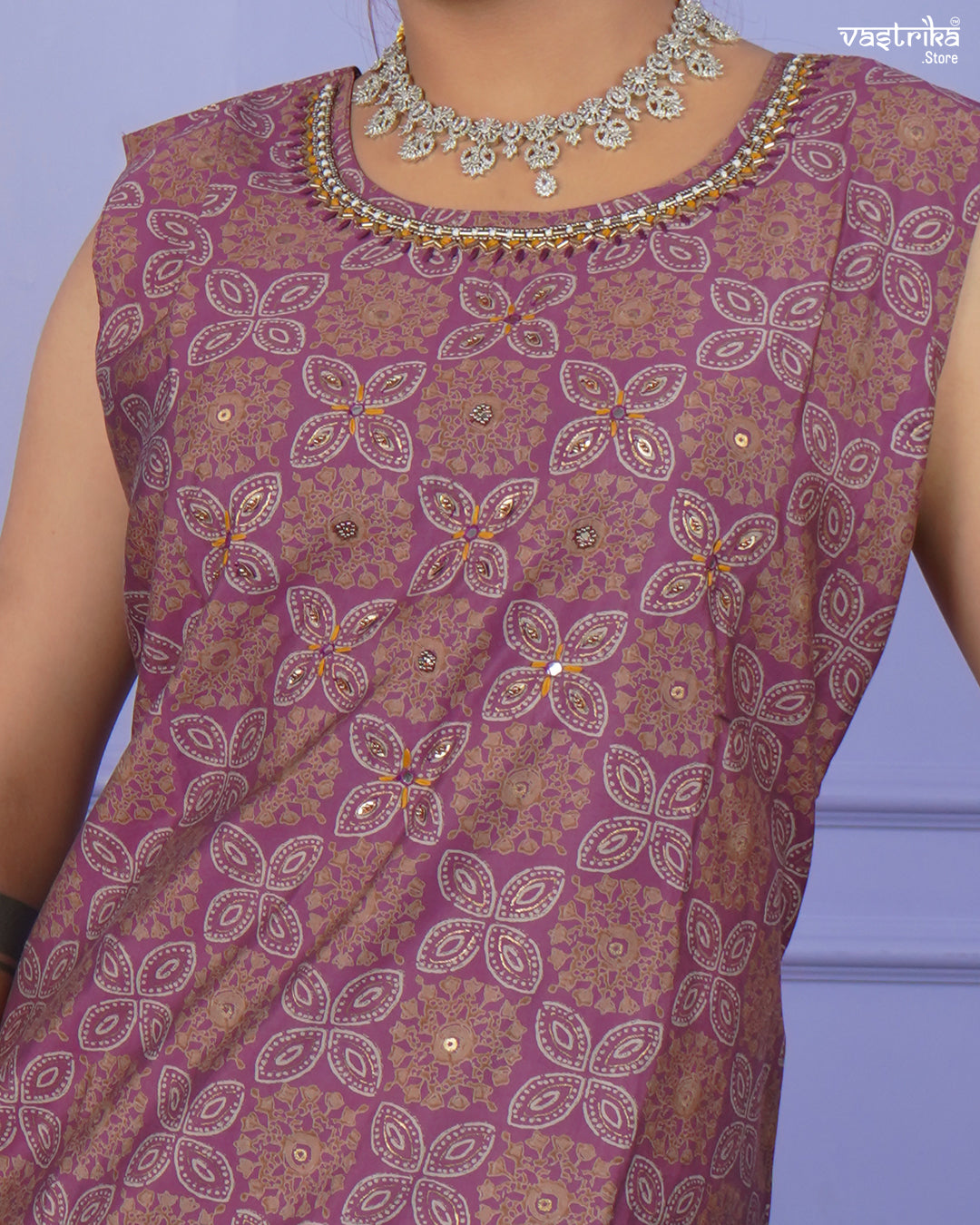 Graceful Handworked Kurti Set