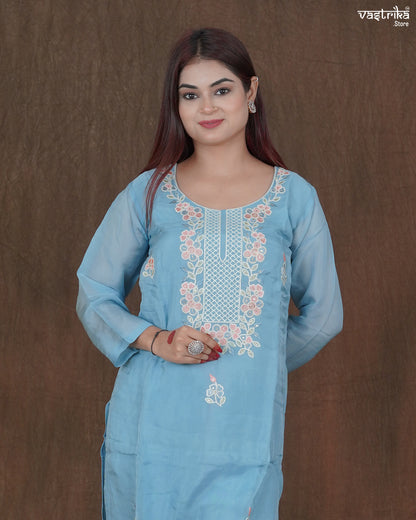 Nazira Threadwork Kurti Set with Embroidered Organza Dupatta