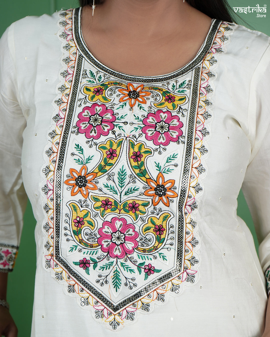 Elegant Jaipuri Kurti Set ✨ Kurti: Round neck with delicate thread embroidery