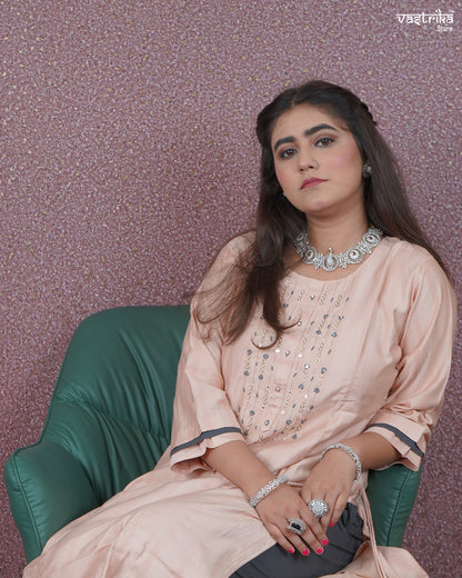 Hand-Embroidered Kurti Set – Elegant & Comfortable