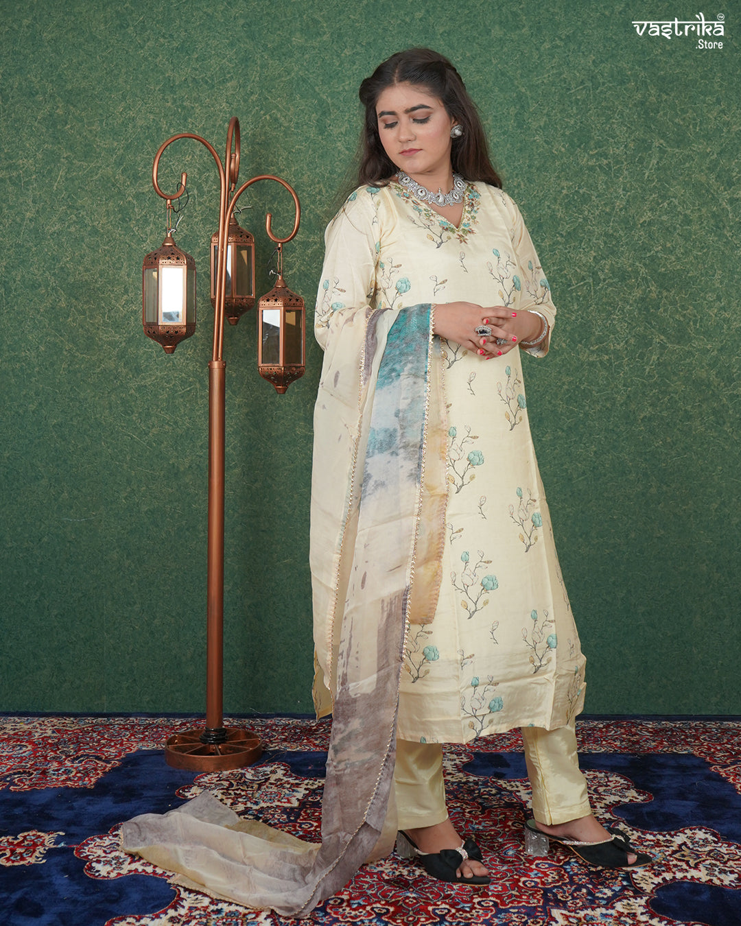 V-Neck Handworked Kurti Set