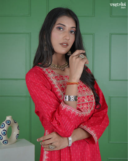 Nyra Cut Resham Embroidered Kurti Set