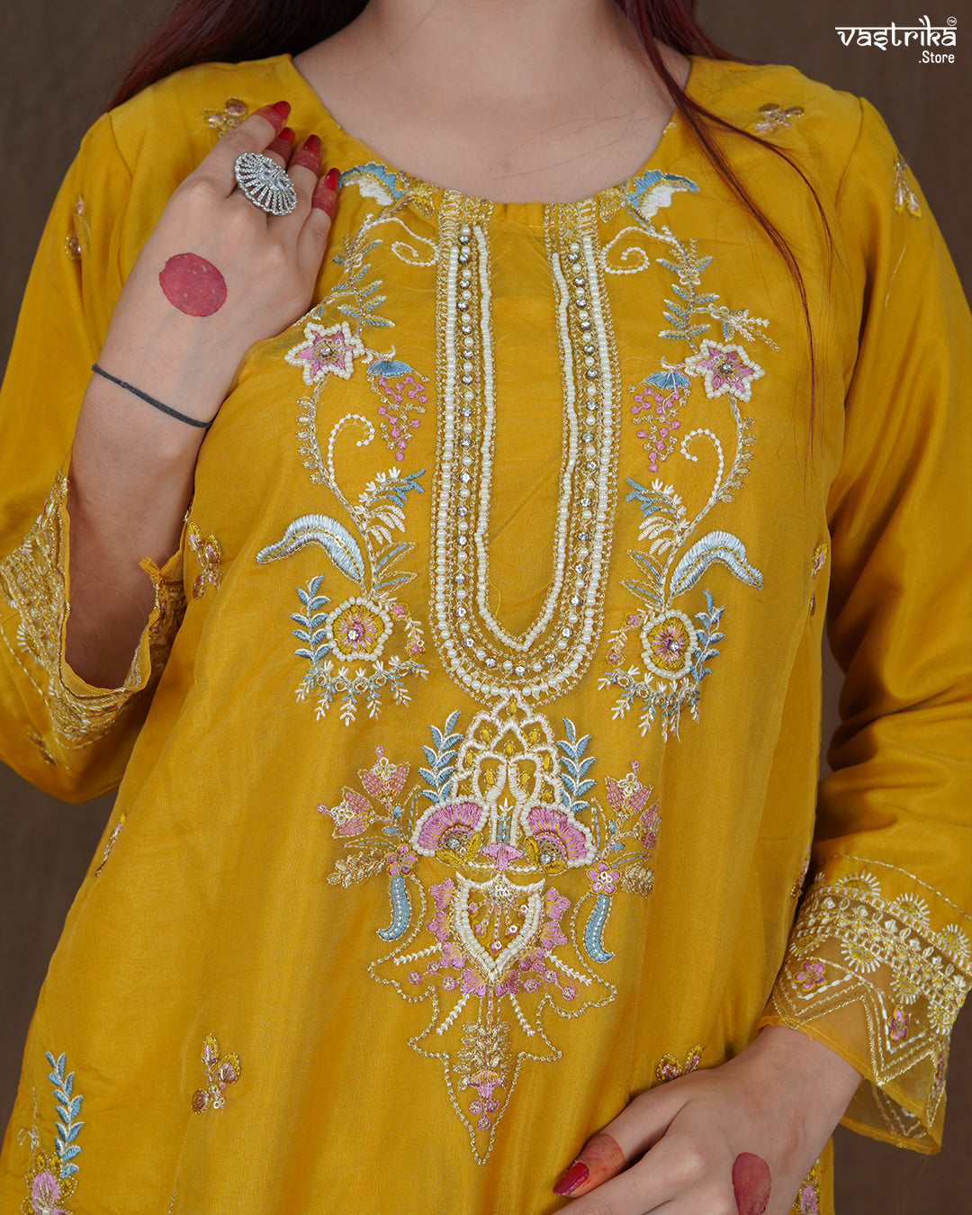 Zariya Handworked Jari Kurti Set with Lace Dupatta